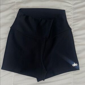 ALO Yoga Black High Waist Biker Shorts - New without tag never worn
